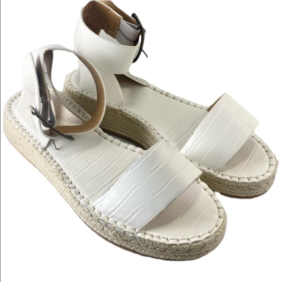 Qupid Brand New Animal Print Embossed Platform Sandals (Size 9) - Picture 4 of 8